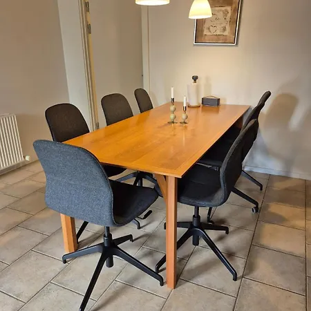 别墅 Fredfyldt Skovbolig Med Udespa